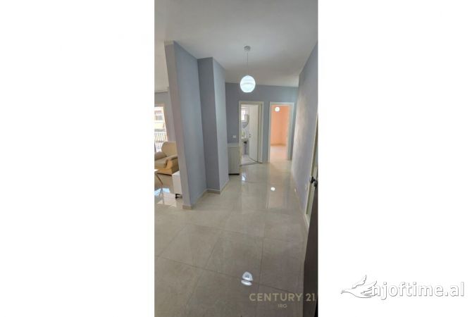 Shtepi ne shitje Apartament ne Tirane, 2+1, Mobilimi Pjeserisht e mobiluar, Pagesa 193,000  Euro.