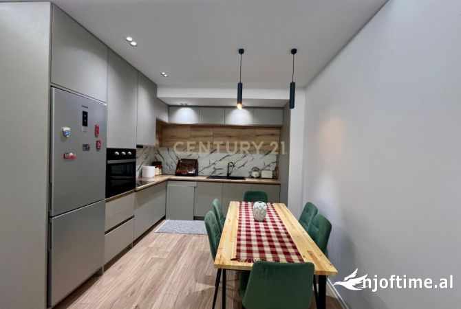 Shtepi me qera Apartament ne Tirane, 2+1, Mobilimi E mobiluar, Pagesa 1,200  Euro.