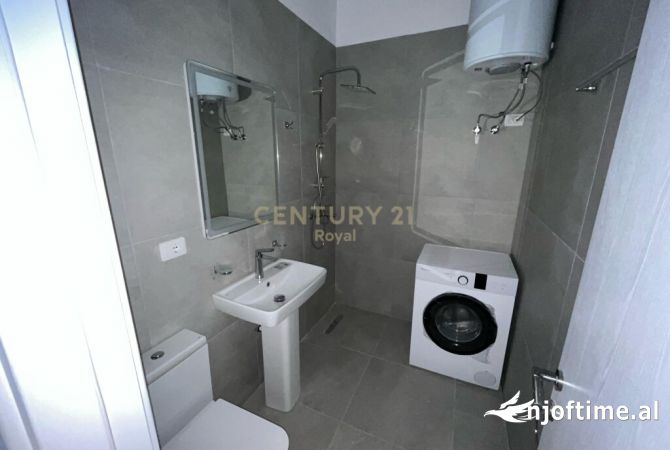 Shtepi ne shitje Apartament ne Tirane, 2+1, Mobilimi E mobiluar, Pagesa 143,000  Euro.