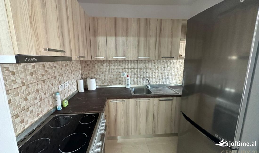 Shtepi ne shitje Apartament ne Tirane, 2+1, Mobilimi Pjeserisht e mobiluar, Pagesa 103,000  Euro.