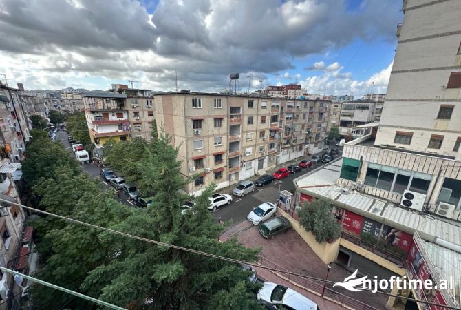 Shtepi ne shitje Apartament ne Tirane, 2+1, Mobilimi Pjeserisht e mobiluar, Pagesa 103,000  Euro.