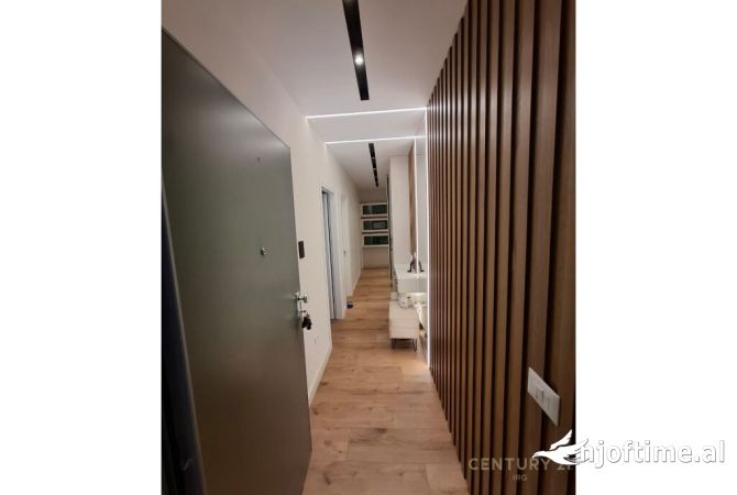 Shtepi me qera Apartament ne Tirane, 2+1, Mobilimi E mobiluar, Pagesa 1,000  Euro.