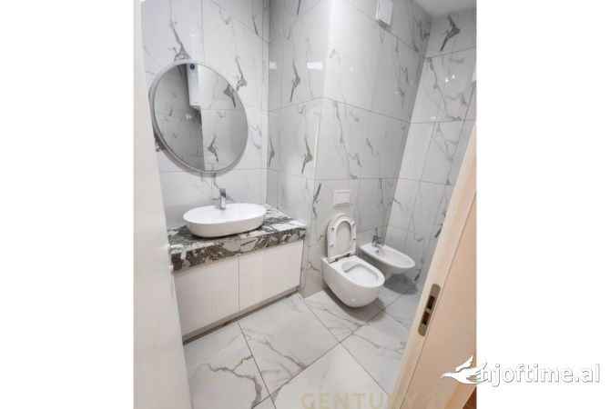 Shtepi me qera 2+1 ne Tirane - 800 Euro