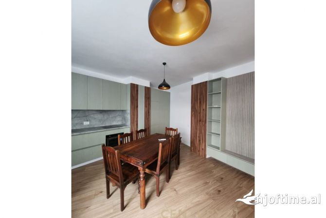Shtepi me qera Apartament ne Tirane, 2+1, Mobilimi E mobiluar, Pagesa 800  Euro.