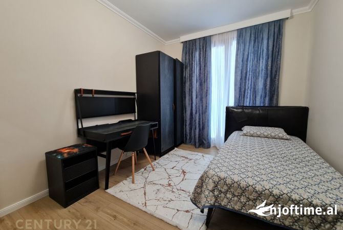 Shtepi me qera Apartament ne Tirane, 3+1, Mobilimi E mobiluar, Pagesa 2,400  Euro.