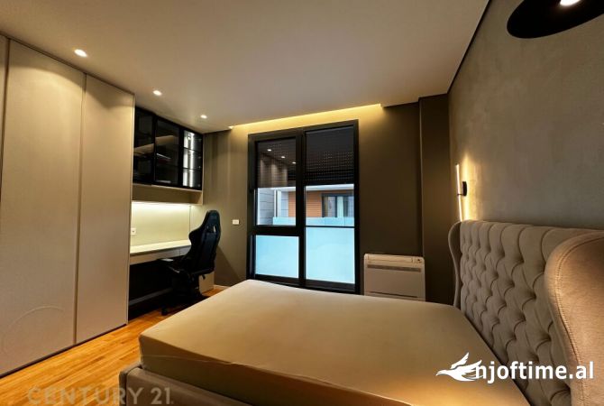 Shtepi me qera Apartament ne Tirane, 3+1, Mobilimi E mobiluar, Pagesa 2,300  Euro.