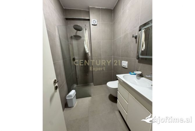 Shtepi me qera Apartament ne Tirane, 2+1, Mobilimi E mobiluar, Pagesa 650  Euro.