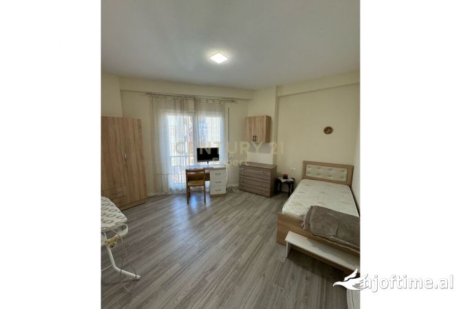 Shtepi me qera 2+1 ne Tirane - 650 Euro