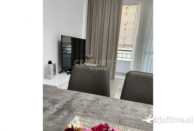Shtepi me qera 2+1 ne Tirane - 650 Euro