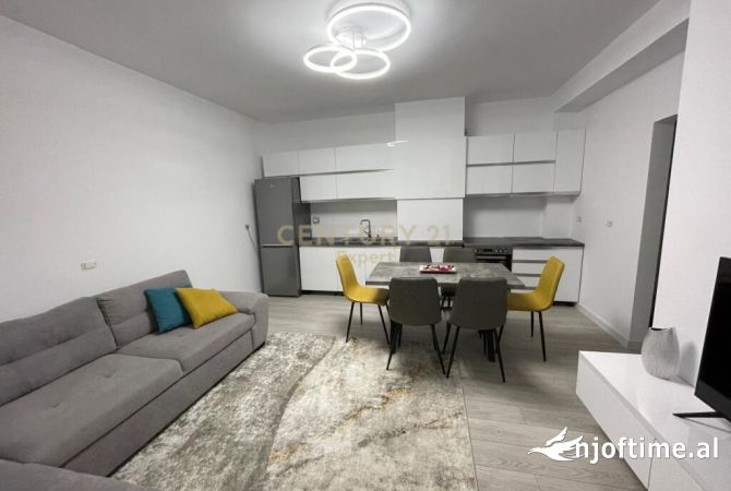 Shtepi me qera Apartament ne Tirane, 2+1, Mobilimi E mobiluar, Pagesa 650  Euro.
