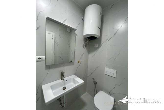 Shtepi me qera Apartament ne Tirane, 1+1, Mobilimi E mobiluar, Pagesa 500  Euro.