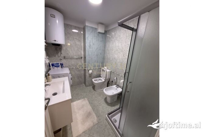 Shtepi ne shitje Apartament ne Tirane, 1+1, Mobilimi E mobiluar, Pagesa 250,000  Euro.