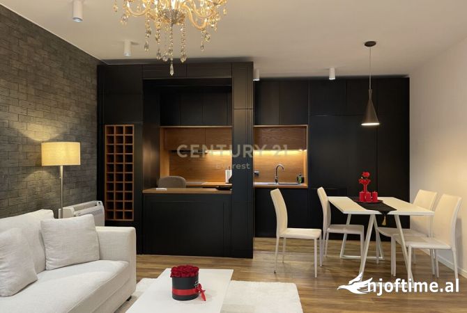 Shtepi ne shitje Apartament ne Tirane, 1+1, Mobilimi E mobiluar, Pagesa 250,000  Euro.