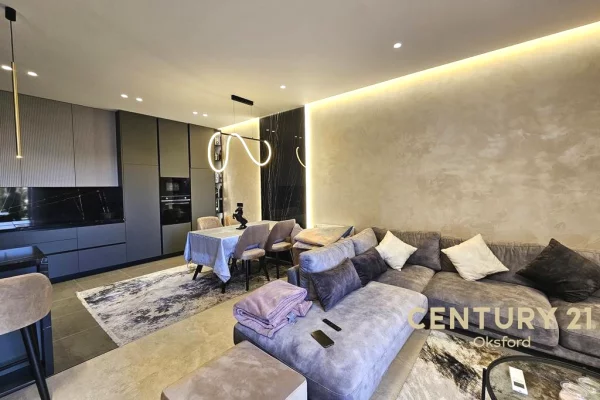 Shtepi me qera 3+1 ne Tirane - 2,000 Euro