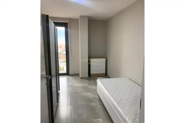 Shtepi me qera Apartament ne Tirane, 2+1, Mobilimi E mobiluar, Pagesa 700  Euro.