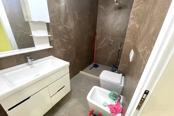 Shtepi ne shitje Duplex(shtepi me 2 kate) ne Tirane, 3+1, Mobilimi Bosh, pa mobiluar, Pagesa 190,000  Euro.