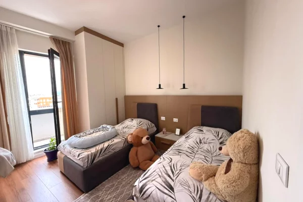 Shtepi ne shitje Apartament ne Tirane, 2+1, Mobilimi E mobiluar, Pagesa 322,000  Euro.