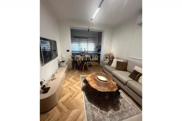 Shtepi ne shitje Apartament ne Tirane, 2+1, Mobilimi E mobiluar, Pagesa 128,000  Euro.