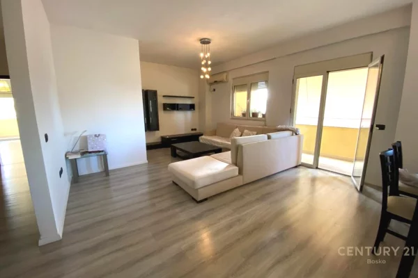 Shtepi ne shitje Apartament ne Tirane, 2+1, Mobilimi Pjeserisht e mobiluar, Pagesa 230,000  Euro.