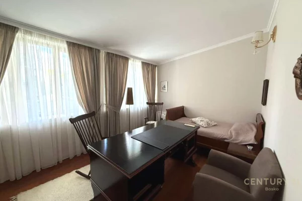 Shtepi ne shitje Apartament ne Tirane, 3+1, Mobilimi E mobiluar, Pagesa 496,000  Euro.