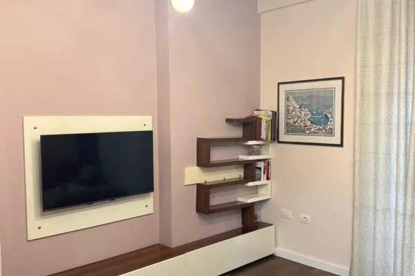 Shtepi me qera Apartament ne Tirane, 1+1, Mobilimi E mobiluar, Pagesa 600  Euro.