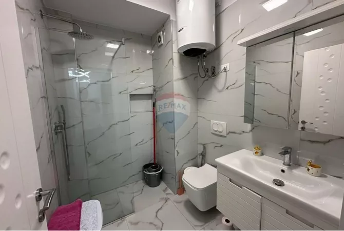 Shtepi me qera Apartament ne Tirane, 1+1, Mobilimi Pjeserisht e mobiluar, Pagesa 450  Euro.