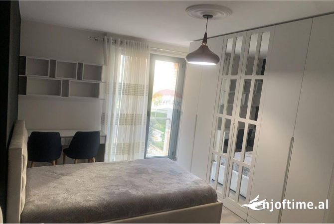 Shtepi me qera Apartament ne Tirane, 2+1, Mobilimi E mobiluar, Pagesa 750  Euro.