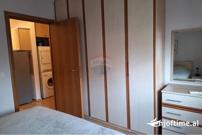 Shtepi me qera Apartament ne Tirane, 2+1, Mobilimi E mobiluar, Pagesa 950  Euro.