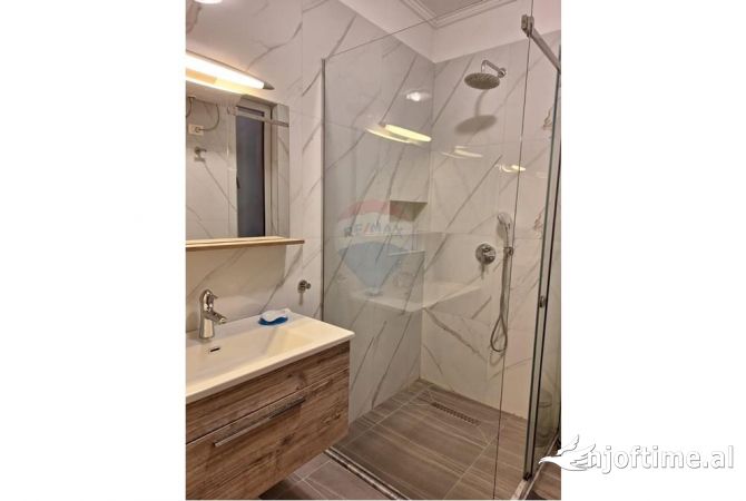 Shtepi me qera Apartament ne Tirane, 2+1, Mobilimi E mobiluar, Pagesa 950  Euro.