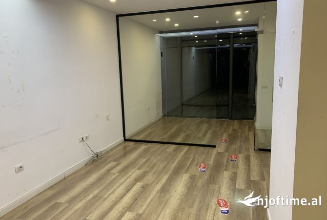 Ambient biznesi me qera 1+1 ne Tirane - 1,700 Euro