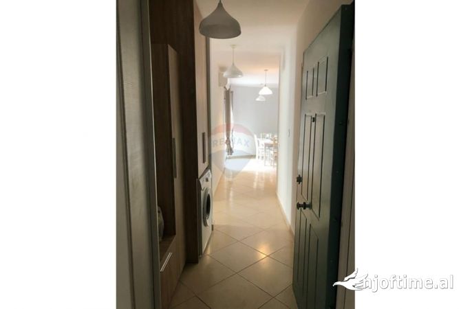 Shtepi me qera Apartament ne Tirane, 2+1, Mobilimi E mobiluar, Pagesa 550  Euro.