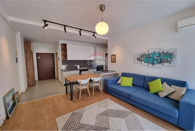 Shtepi me qera 2+1 ne Tirane - 720 Euro