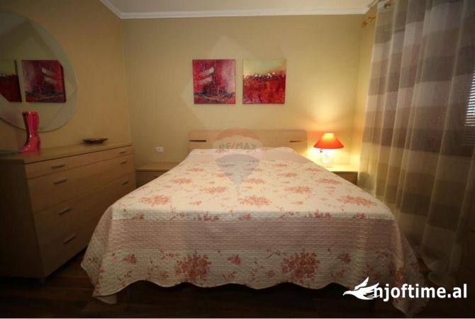 Shtepi me qera Apartament ne Tirane, 2+1, Mobilimi E mobiluar, Pagesa 700  Euro.