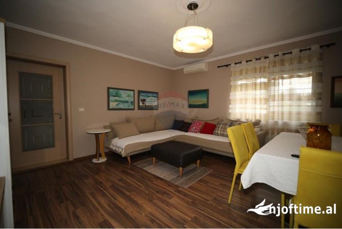 Shtepi me qera 2+1 ne Tirane - 700 Euro