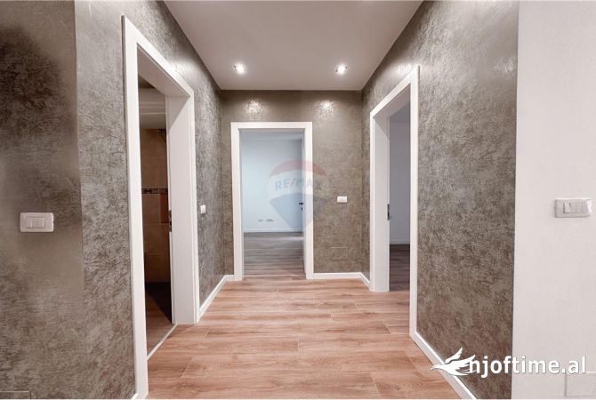Shtepi ne shitje Apartament ne Tirane, 2+1, Mobilimi Pjeserisht e mobiluar, Pagesa 264,000  Euro.