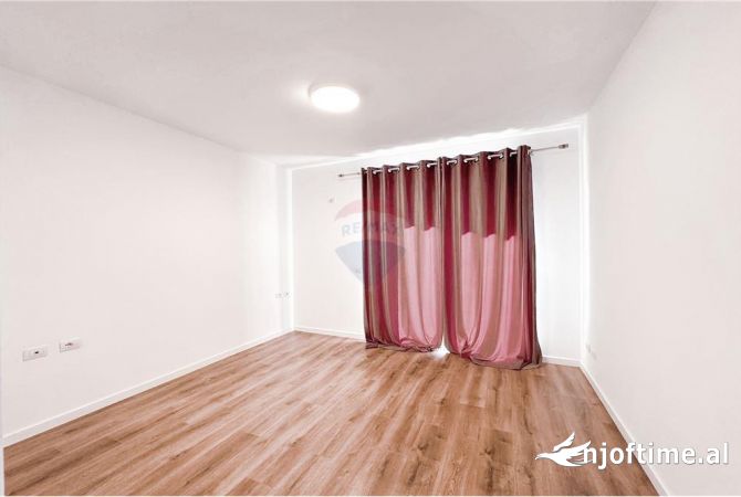 Shtepi ne shitje Apartament ne Tirane, 2+1, Mobilimi Pjeserisht e mobiluar, Pagesa 264,000  Euro.