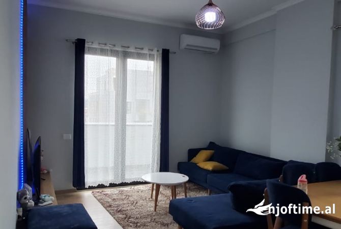 Shtepi me qera 2+1 ne Tirane - 900 Euro