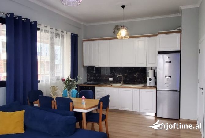 Shtepi me qera 2+1 ne Tirane - 900 Euro