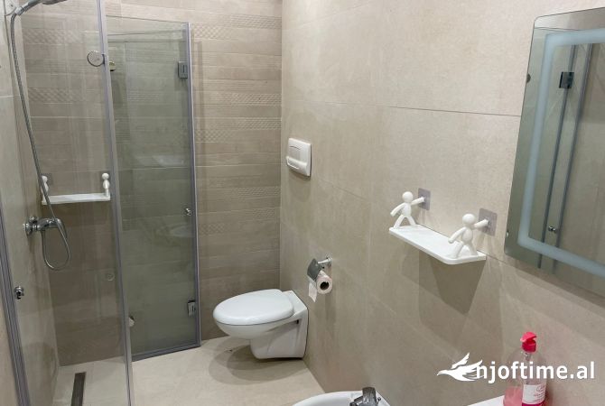 Shtepi me qera Apartament ne Tirane, 2+1, Mobilimi E mobiluar, Pagesa 850  Euro.