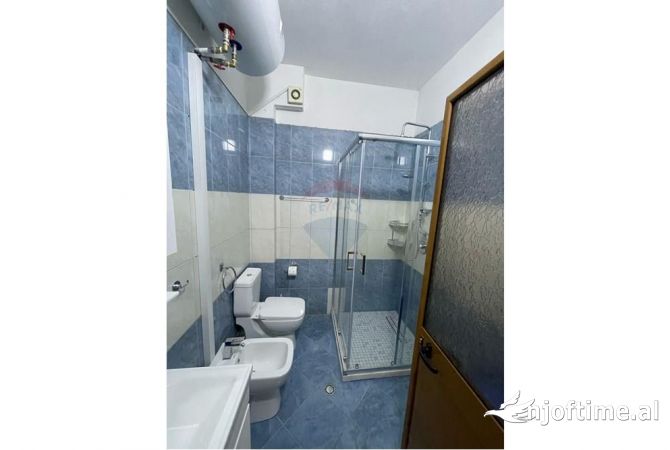 Shtepi me qera Apartament ne Tirane, 2+1, Mobilimi E mobiluar, Pagesa 650  Euro.