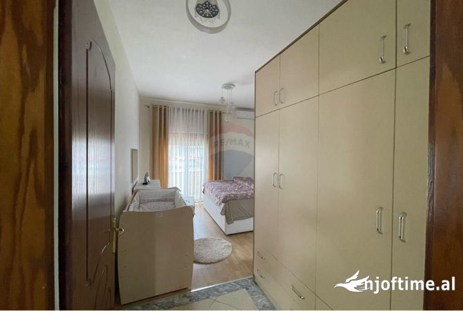 Shtepi me qera Apartament ne Tirane, 2+1, Mobilimi E mobiluar, Pagesa 650  Euro.