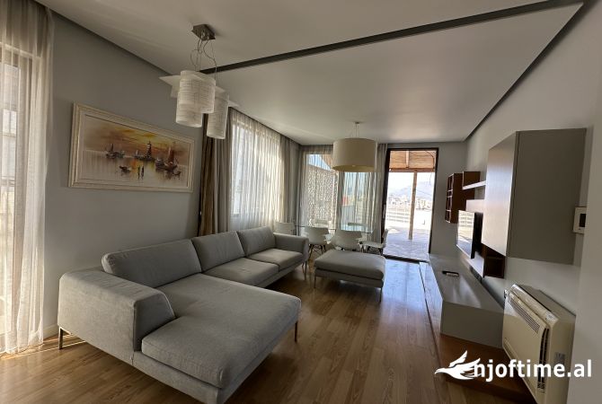 Shtepi me qera 2+1 ne Tirane - 1,300 Euro