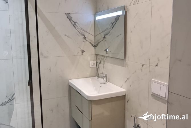 Shtepi me qera Apartament ne Tirane, 1+1, Mobilimi E mobiluar, Pagesa 650  Euro.