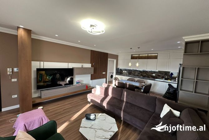 Shtepi me qera 3+1 ne Tirane - 1,000 Euro