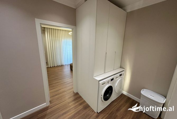 Shtepi me qera Apartament ne Tirane, 3+1, Mobilimi E mobiluar, Pagesa 1,000  Euro.