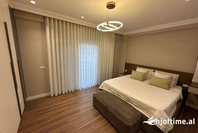 Shtepi me qera 3+1 ne Tirane - 1,000 Euro