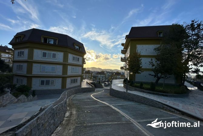 Shtepi me qera Apartament ne Tirane, 3+1, Mobilimi E mobiluar, Pagesa 1,000  Euro.