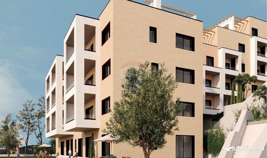 Shtepi ne shitje Apartament ne Tirane, 2+1, Mobilimi Bosh, pa mobiluar, Pagesa 144,600  Euro.