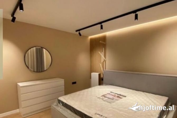 Shtepi me qera Apartament ne Tirane, 2+1, Mobilimi E mobiluar, Pagesa 1,000  Euro.