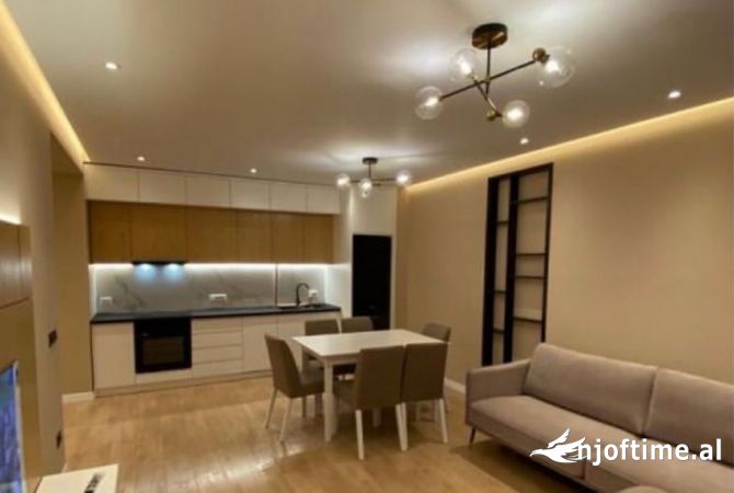 Shtepi me qera 2+1 ne Tirane - 1,000 Euro